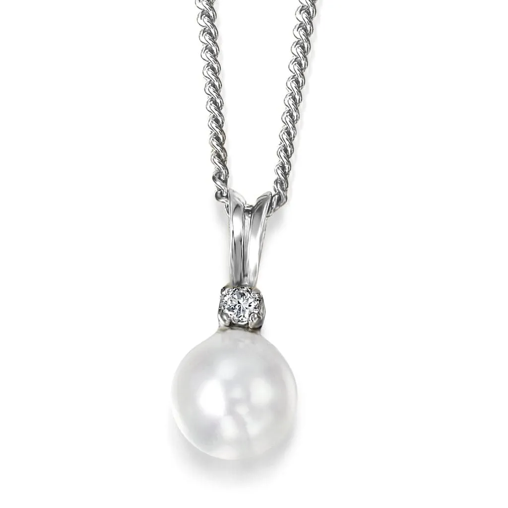 0.05 ct. Sparkling Pearl Pendant