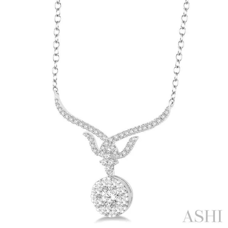 1 1/10 Ctw Diamond Lovebright Necklace in 14K White Gold