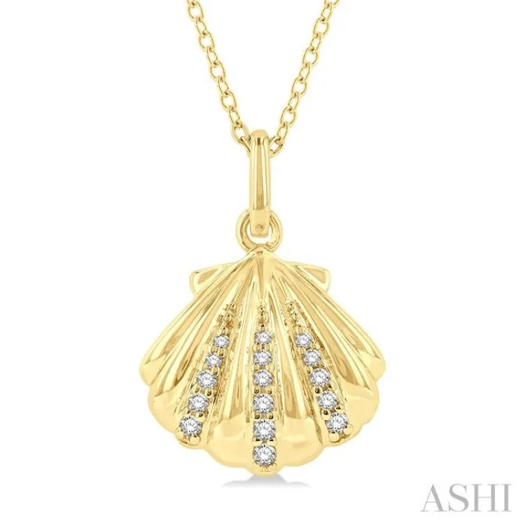 1/20 ctw Marine Life Petite Seashell Round Cut Diamond Fashion Pendant With Chain in 10K Yellow Gold