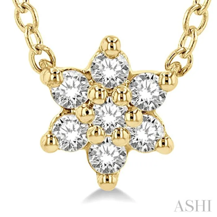 1/8 Ctw Floral Round Cut Diamond Petite Fashion Pendant With Chain in 10K Yellow Gold