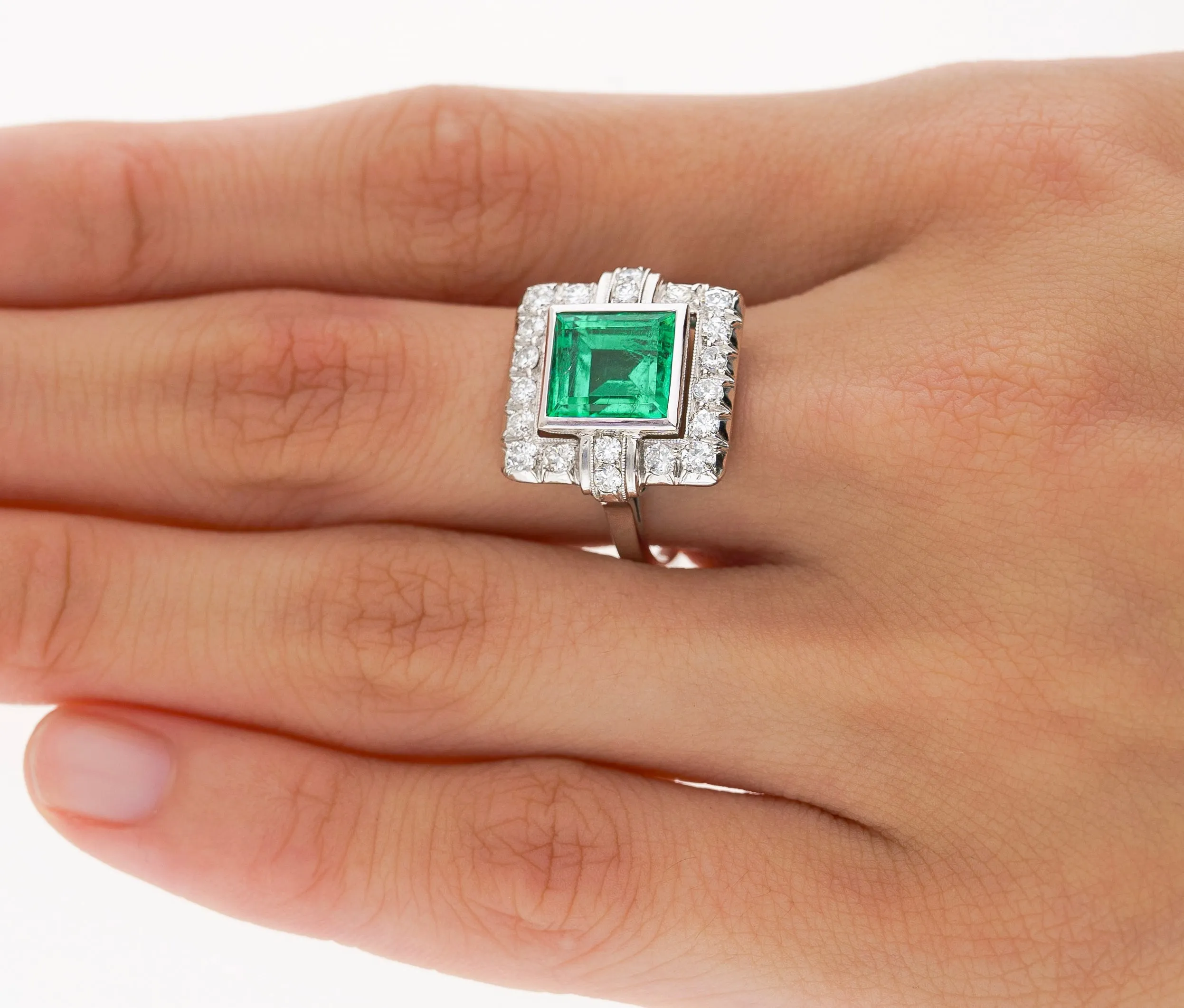 2.86 Carat Afghan-Chinese Minor Oil Emerald & Diamond Halo Ring in 18K Gold