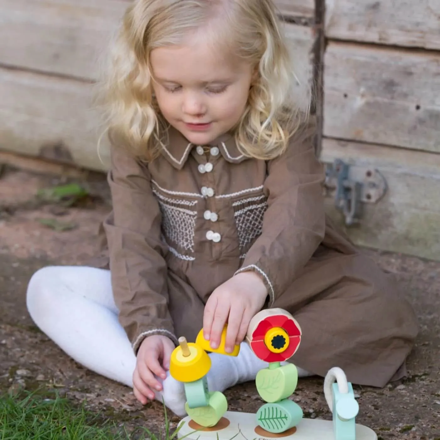 Classic World Stacking Rings Flower Garden