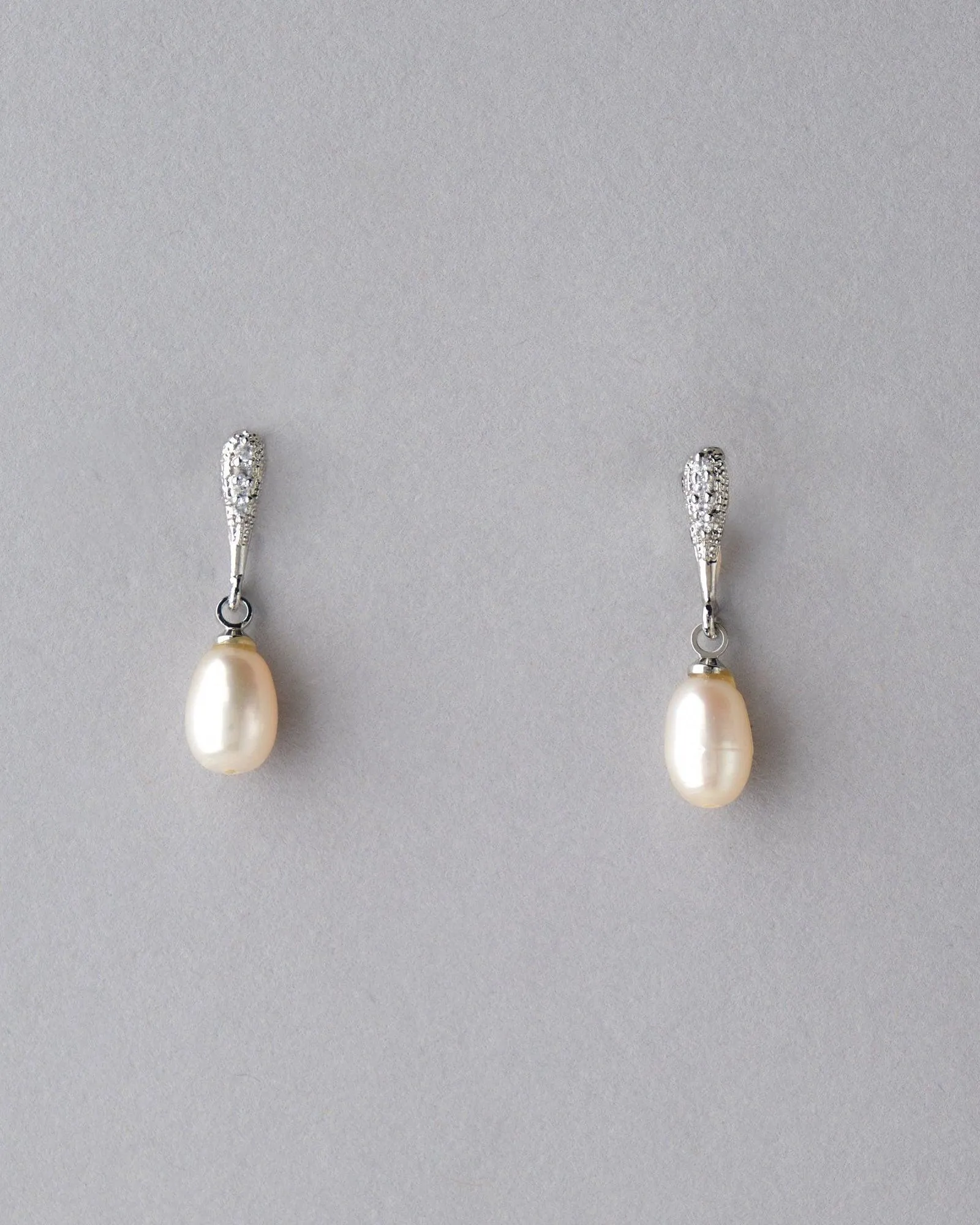 Elegant Real Pearl Hang Earring