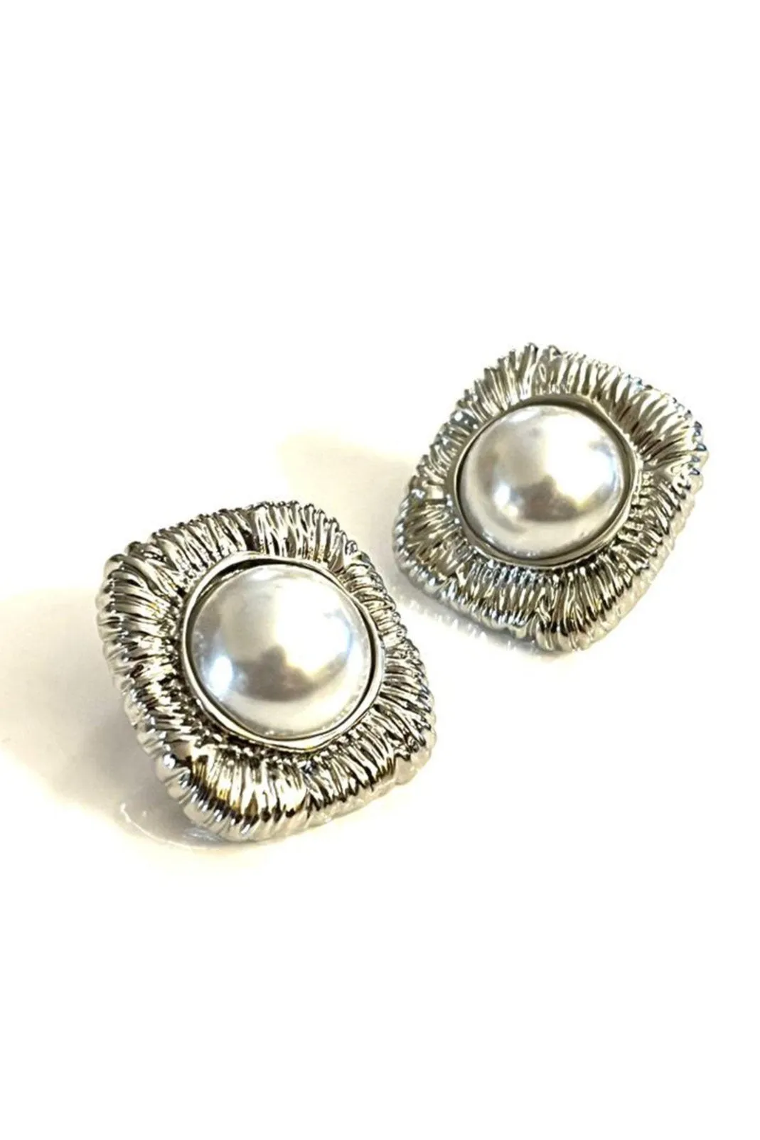 Elegant Squared Silver Pearls Earrings - Trio Earrings