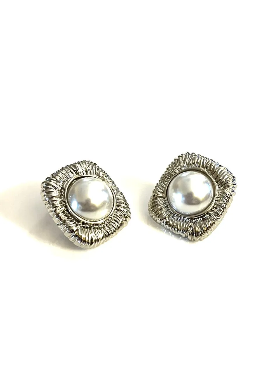 Elegant Squared Silver Pearls Earrings - Trio Earrings