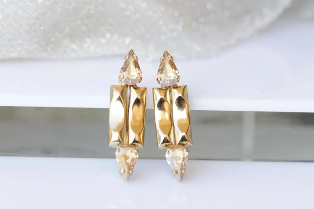 GOLD TEARDROP EARRINGS