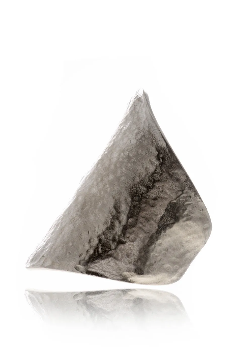 KENNETH JAY LANE YVAINE Silver Hammered Cuff