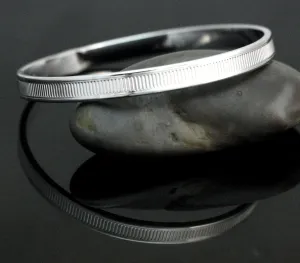 Lateral Knurl Bangle