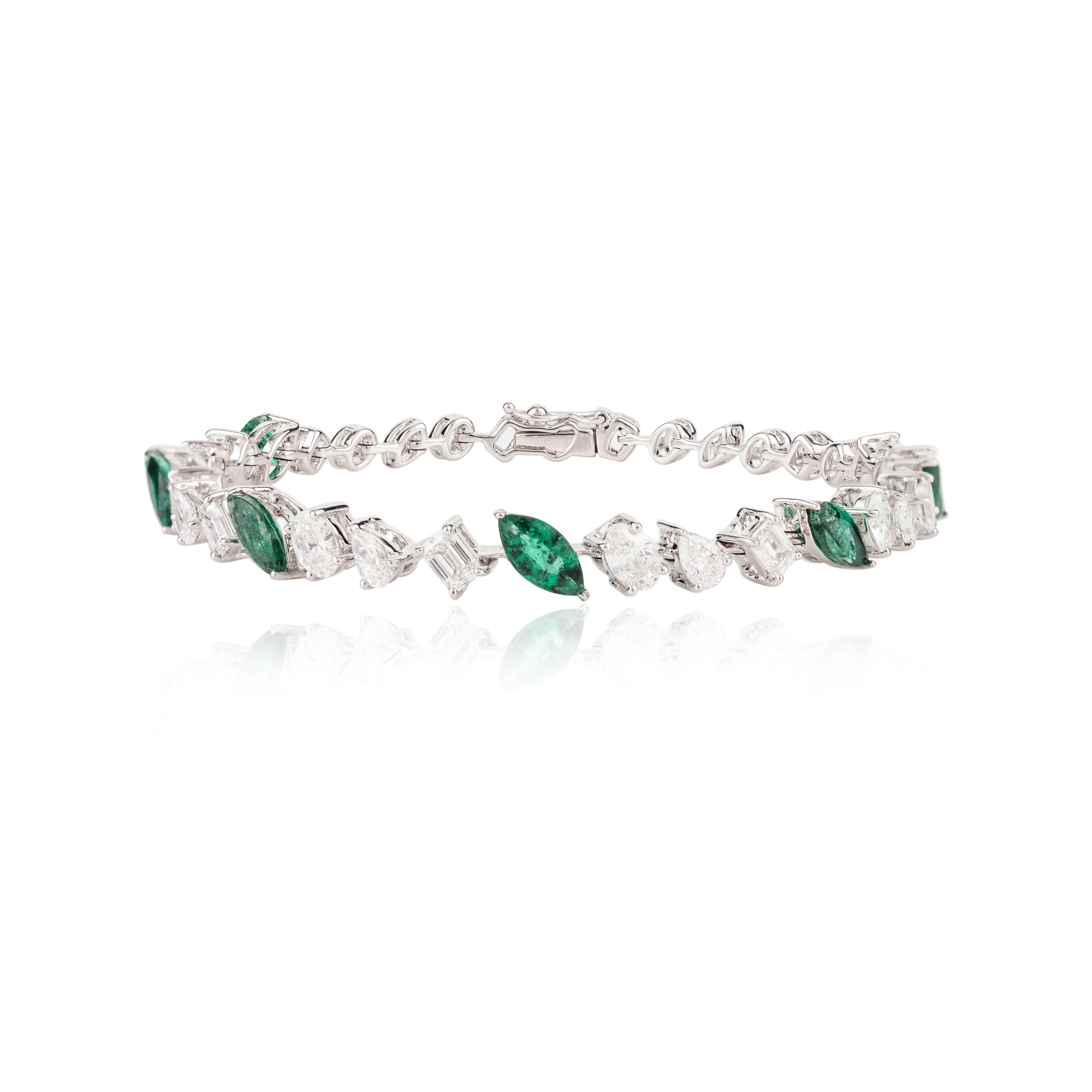 Magnificent 18K Gold Emerald & Diamond Tennis Bracelet