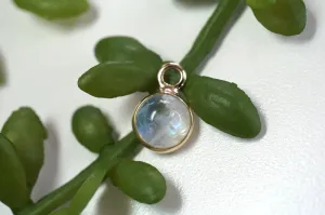 MODERN MOOD MOONSTONE BEZEL CHARM ( ROUND)