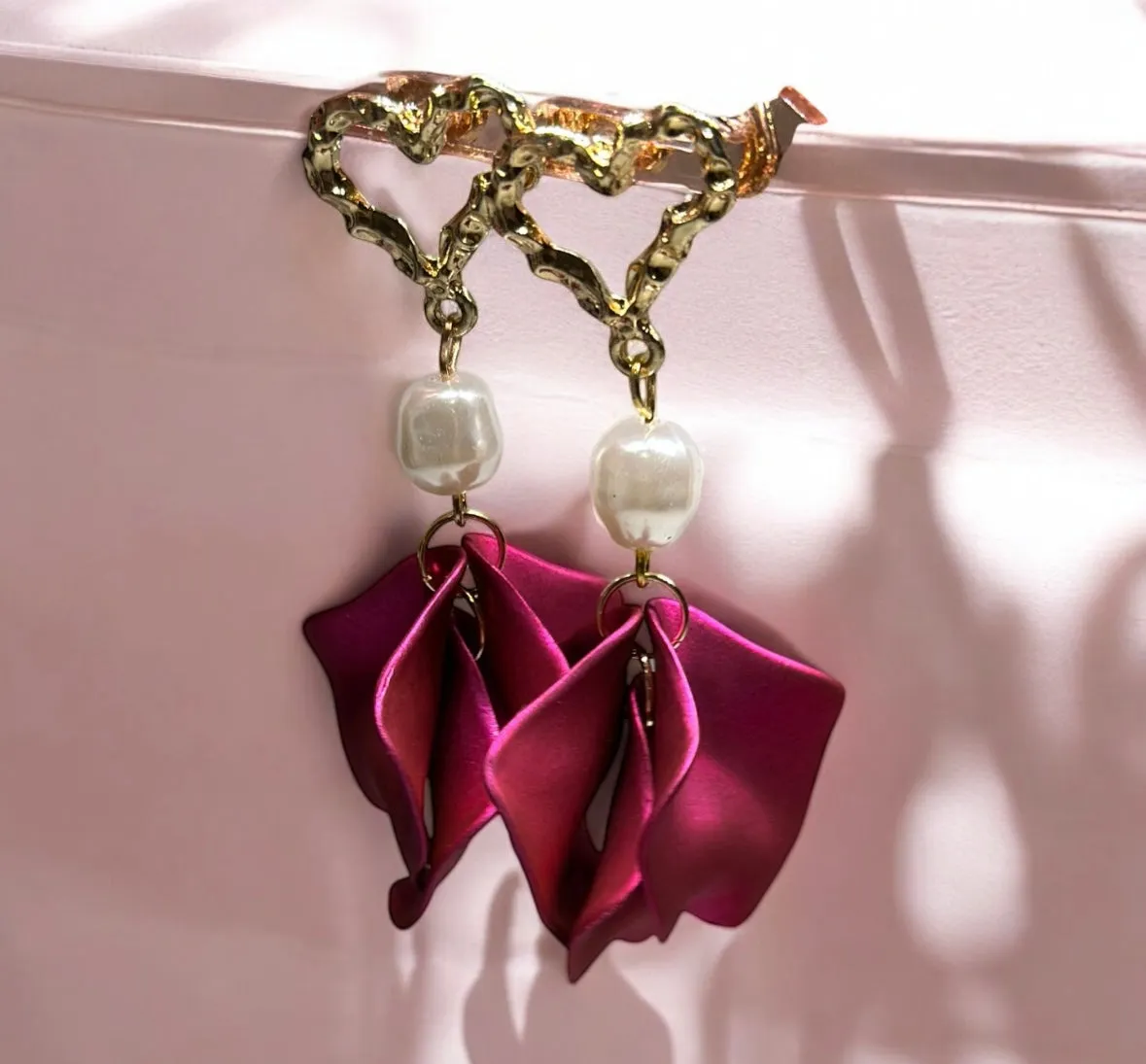 PInk - Fuchsia pink flower earrings | heart pearl earrings