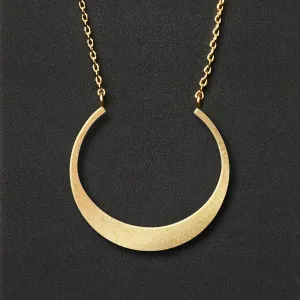 Refined Necklace in Crescent/Gold